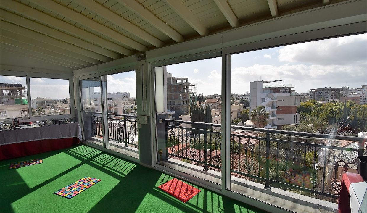 Spacious 3 Bed Penthouse with City Views - Katholiki 04 - ID208 - Comark Estates
