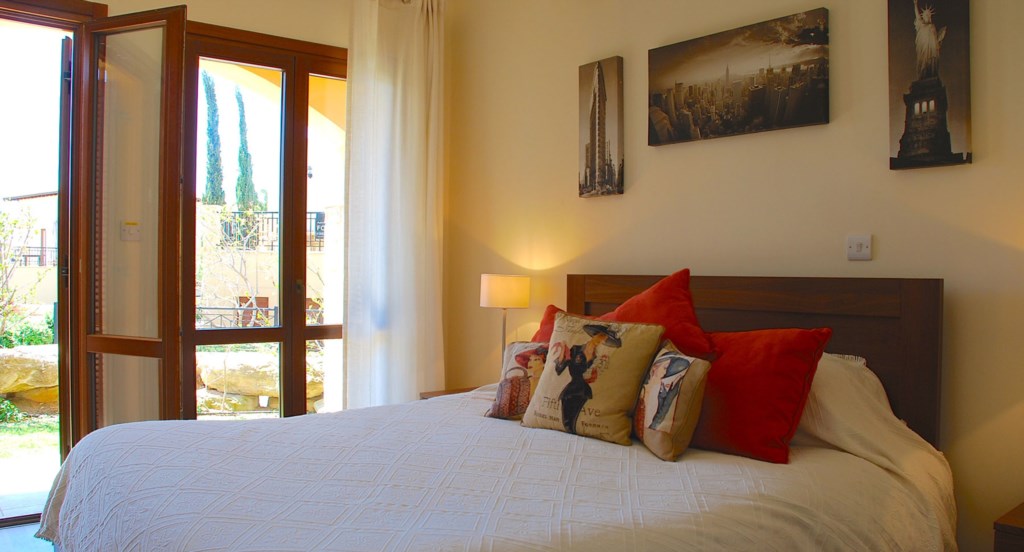 Stunning 3 Bed Apartment in Theseus Village 23 - ID165 - Comark Estates