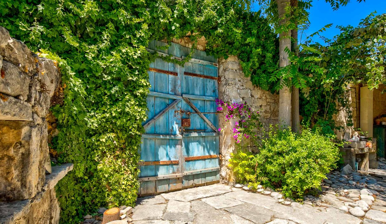 3 Bedroom House For Sale - Anogyra Village, Limassol: ID 452 04 - ID 452 - Comark Estates
