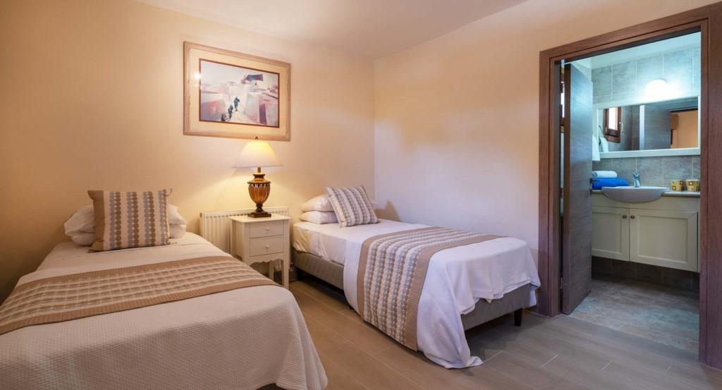 5 Bedroom Villa For Sale - Eastern Plateau, Aphrodite Hills, Paphos: ID 523 28 - ID 523 - Comark Estates