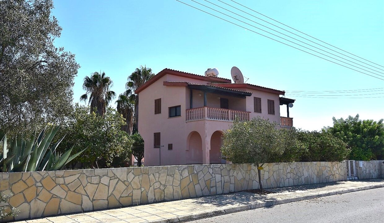 4 Bedroom House For Sale - Secret Valley/Venus Rock, Kouklia, Paphos: ID 517 01 - ID 518 - Comark Estates