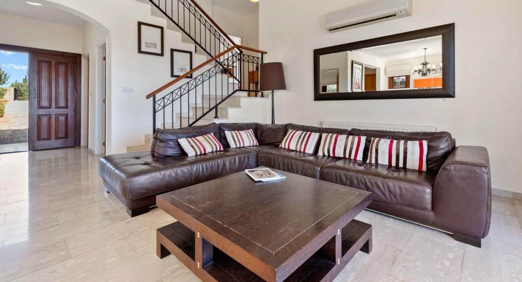 4 Bedroom Villa For Sale - Western Plateau, Aphrodite Hills, Paphos: ID 555 09 - ID 555 - Comark Estates