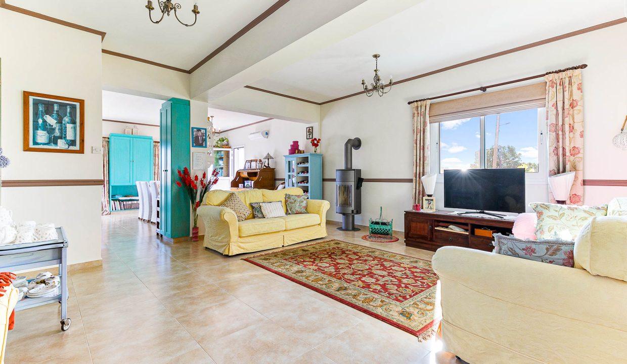 3 Bedroom Villa For Sale - Pyrgos, Limassol: ID 557 04 - ID 557 - Comark Estates
