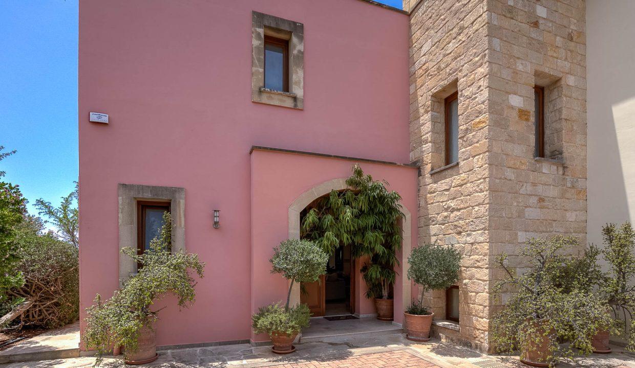 4 Bedroom Villa For Sale - Eastern Plateau, Aphrodite Hills, Paphos: ID 644 05 - ID 644 - Comark Estates