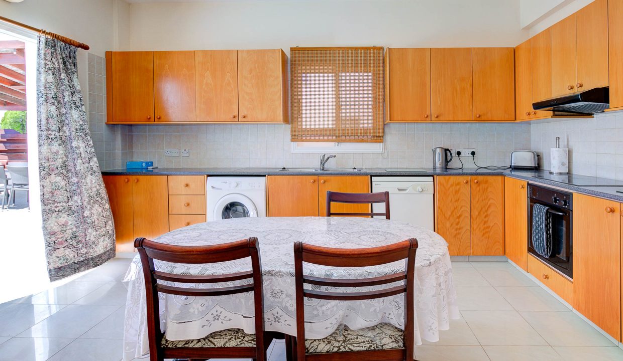 4 Bedroom House For Sale - Pissouri Village, Limassol: ID 663 05 - ID 663 - Comark Estates