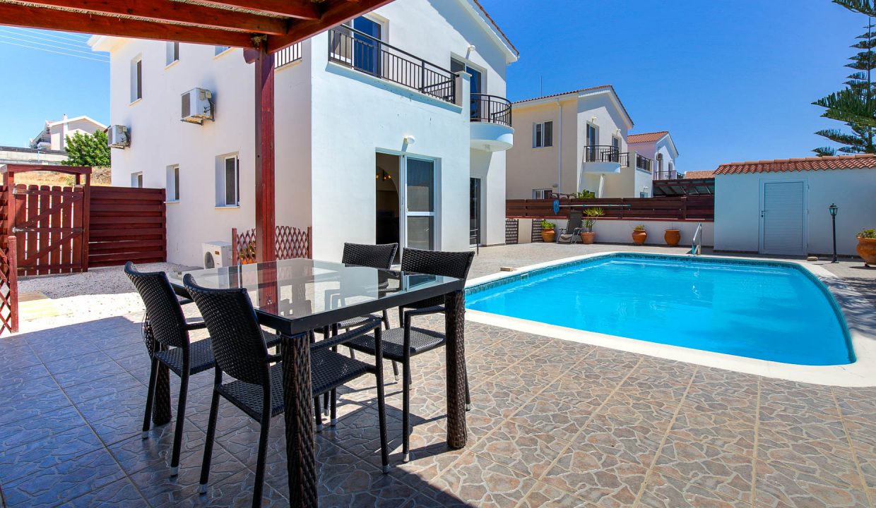 4 Bedroom House For Sale - Pissouri Village, Limassol: ID 663 19 - ID 663 - Comark Estates