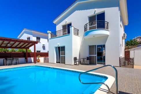 4 Bedroom House For Sale - Pissouri Village, Limassol: ID 663 01 - ID 663 - Comark Estates