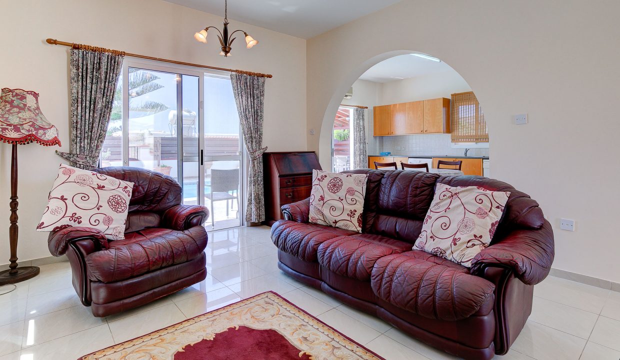 4 Bedroom House For Sale - Pissouri Village, Limassol: ID 663 04 - ID 663 - Comark Estates