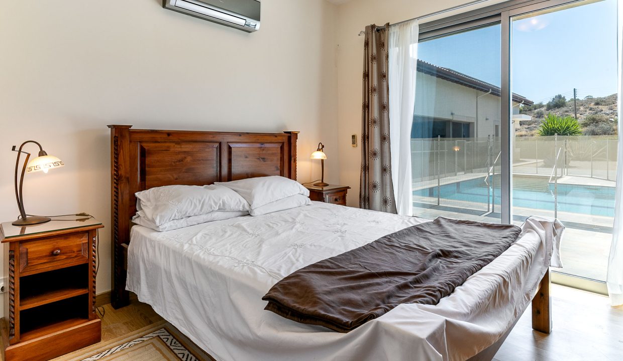 6 Bedroom Villa For Sale - Skarinou, Larnaca: ID 664 18 - ID 664 - Comark Estates