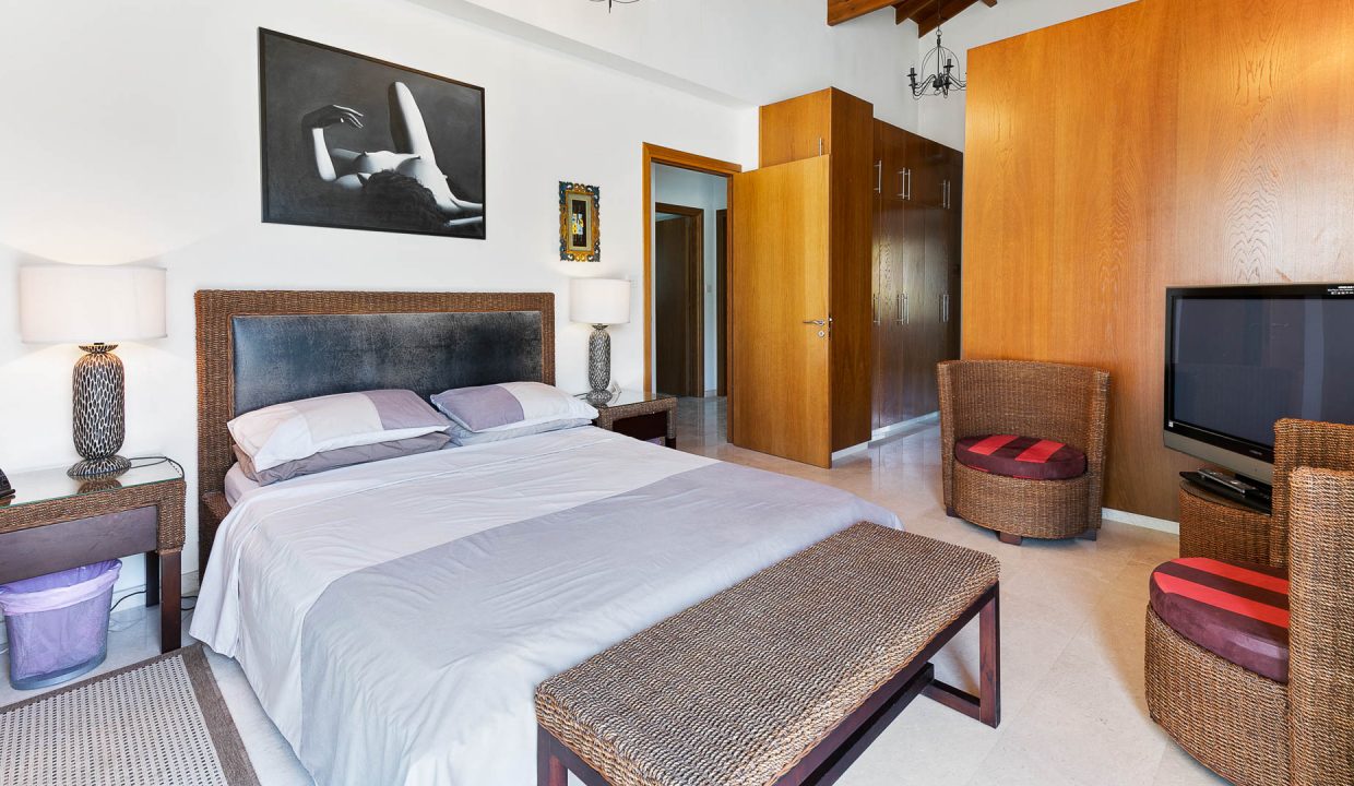 6 Bedroom Villa For Sale - Skarinou, Larnaca: ID 664 27 - ID 664 - Comark Estates