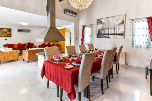 6 Bedroom Villa For Sale - Skarinou, Larnaca: ID 664 32 - ID 664 - Comark Estates