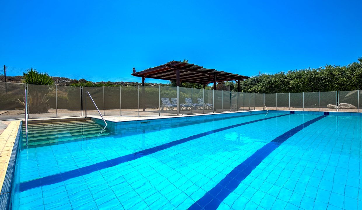 6 Bedroom Villa For Sale - Skarinou, Larnaca: ID 664 40 - ID 664 - Comark Estates