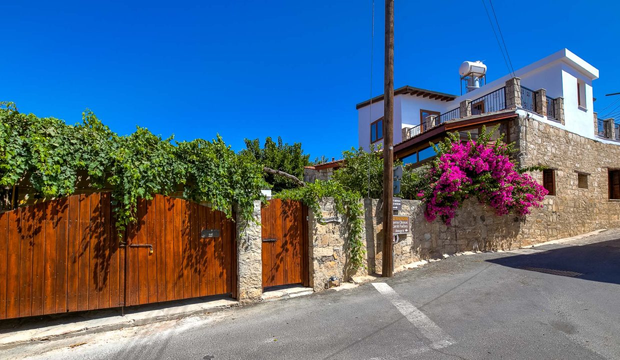 3 Bedroom Village House For Sale - Anogyra Village, Limassol: ID 680 01 - ID 680 - Comark Estates