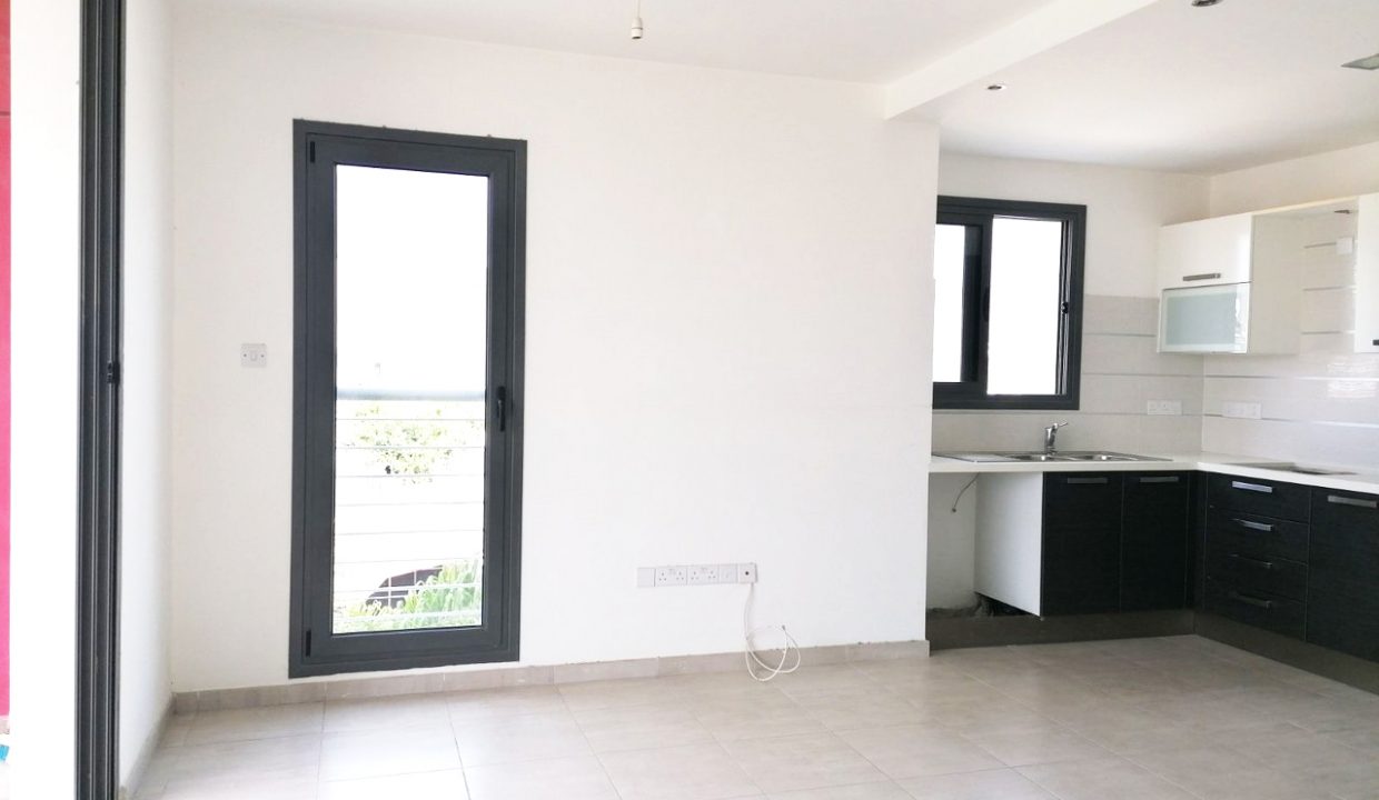 2 Bedroom Apartment For Sale - Mesa Geitonia, Limassol: ID 699 08 - ID 699 - Comark Estates