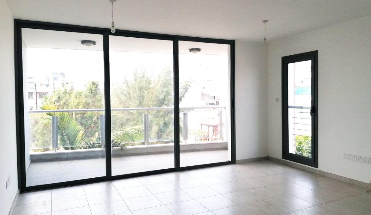 2 Bedroom Apartment For Sale - Mesa Geitonia, Limassol: ID 698 10 - ID 698 - Comark Estates