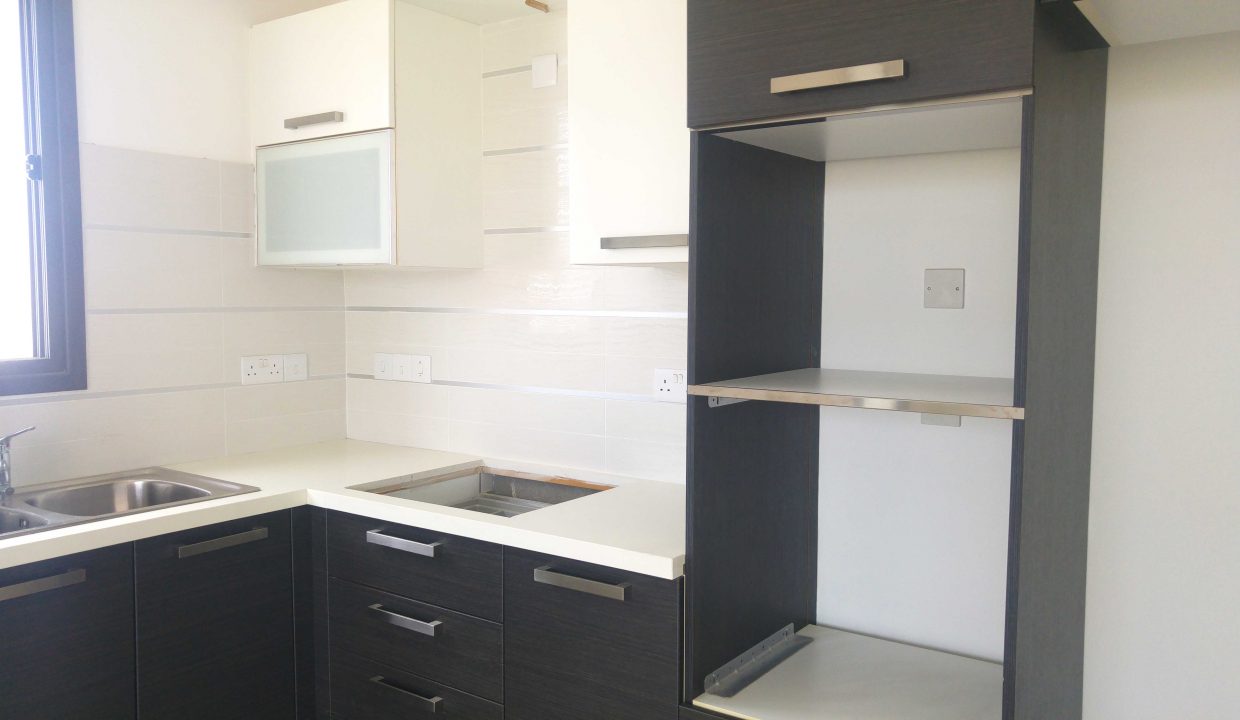 2 Bedroom Apartment For Sale - Mesa Geitonia, Limassol: ID 699 11 - ID 699 - Comark Estates