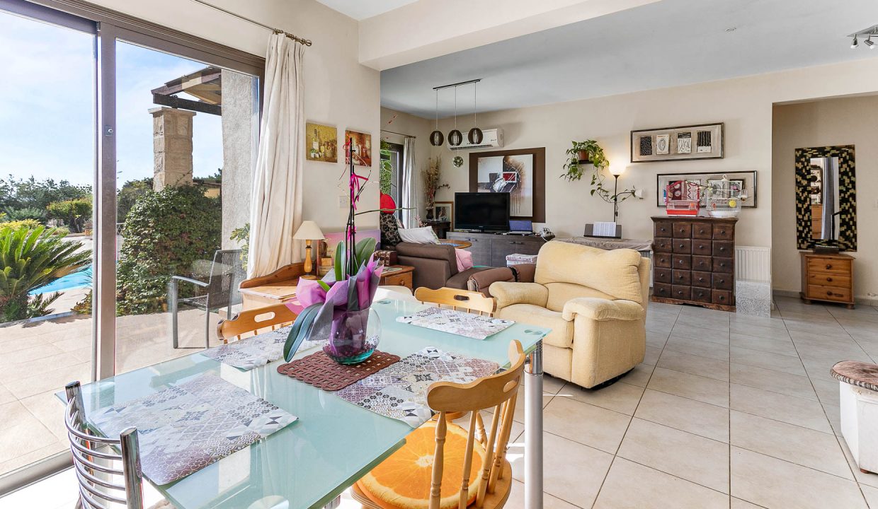 3 Bedroom Villa For Sale - Venus Rock/Secret Valley, Paphos: ID 725 05 - ID 725 - Comark Estates