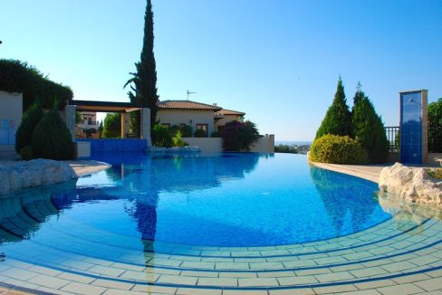 Zephyros Pool