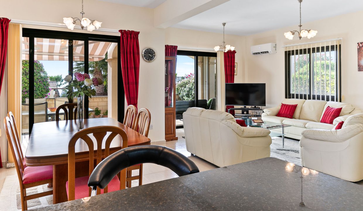 3 Bedroom Villa For Sale - Secret Valley/Venus Rock, Paphos: ID 726 25 - ID 726 - Comark Estates