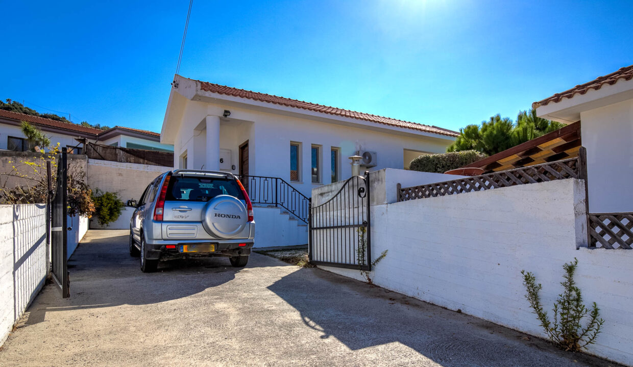 3 Bedroom Bungalow For Sale - Pissouri Village, Limassol: ID 745 24 - ID 745 - Comark Estates
