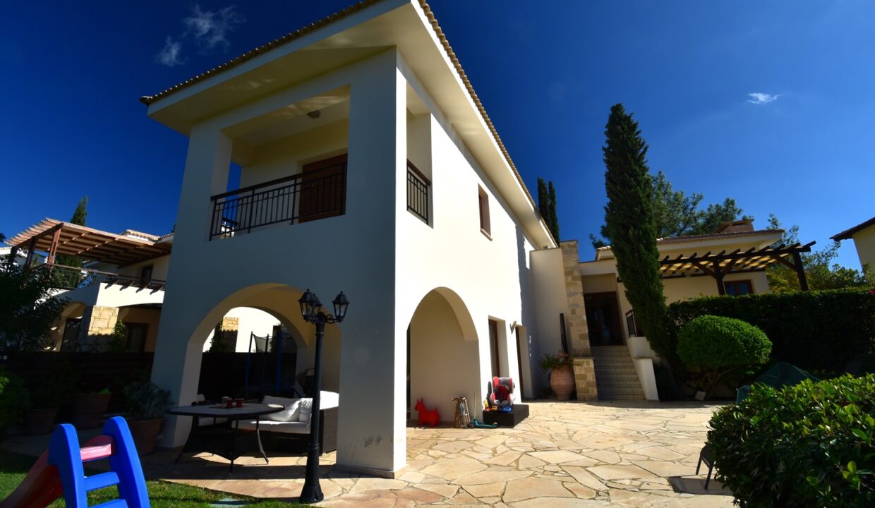 4 Bedroom Villa Foe Sale - Eastern Plateau, Aphrodite Hills, Paphos: ID 757 05 - ID 757 - Comark Estates