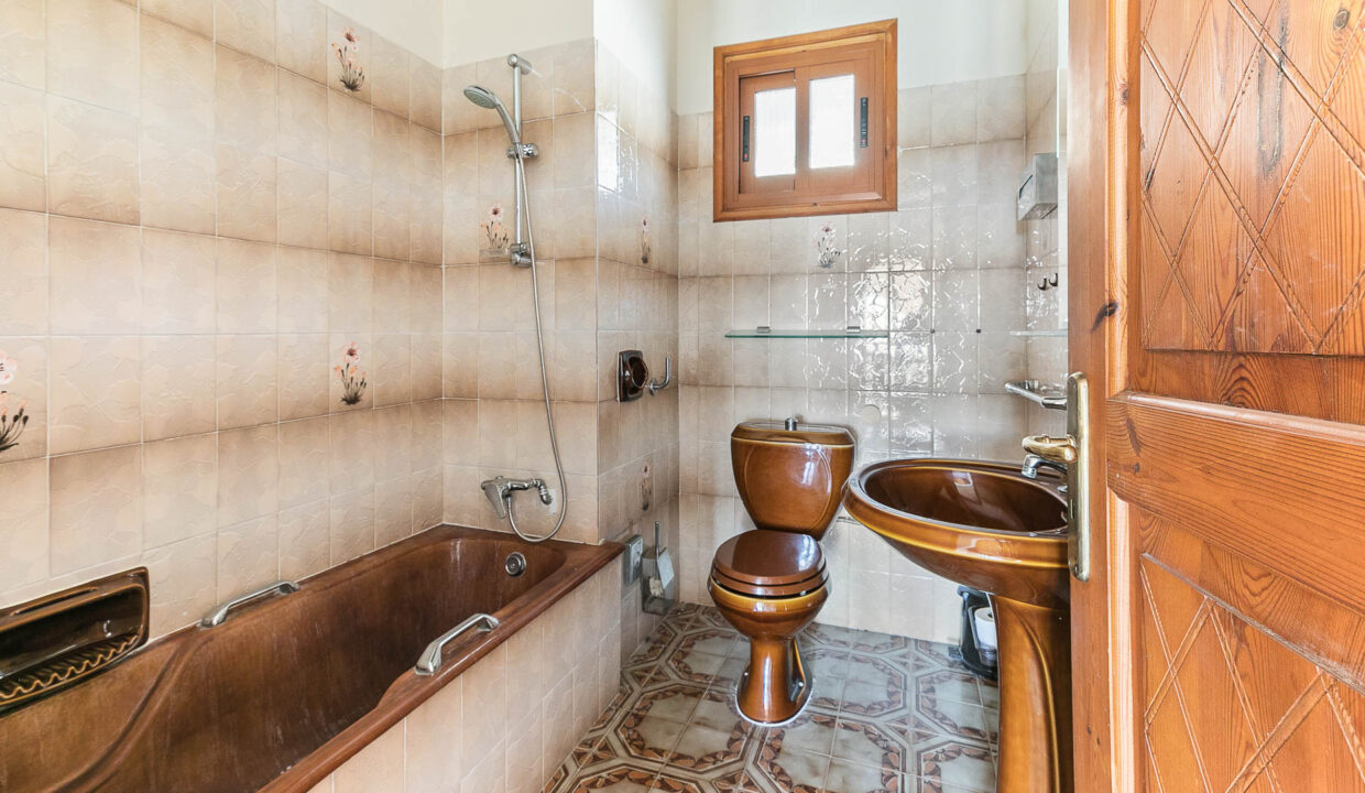 4 Bedroom Villa For Sale - Pissouri Village, Pissouri, Limassol: ID 783 10 - ID 783 - Comark Estates