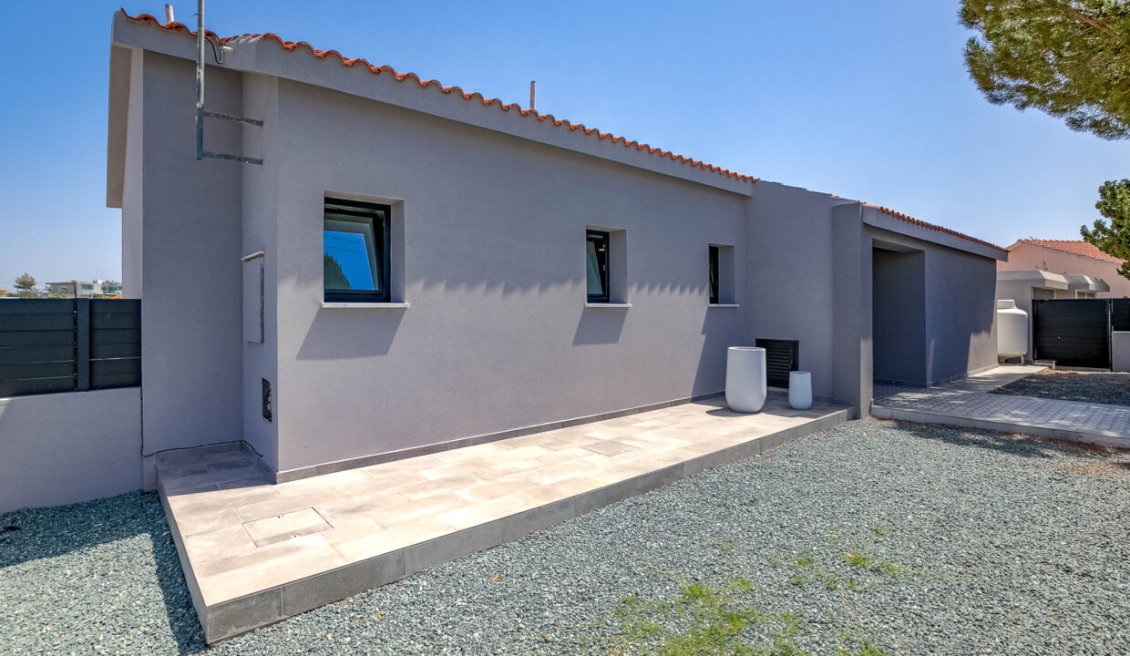 3 Bedroom Villa For Sale - Episkopi Village, Limassol: ID 829 42 - ID 829 - Comark Estates