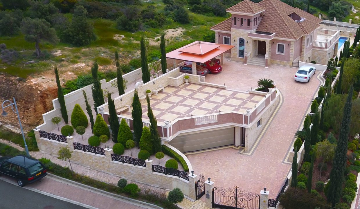 6 Bedroom Villa For Sale - Eastern Plateau, Aphrodite Hills, Paphos : ID 982 02 - ID 982 - Comark Estates