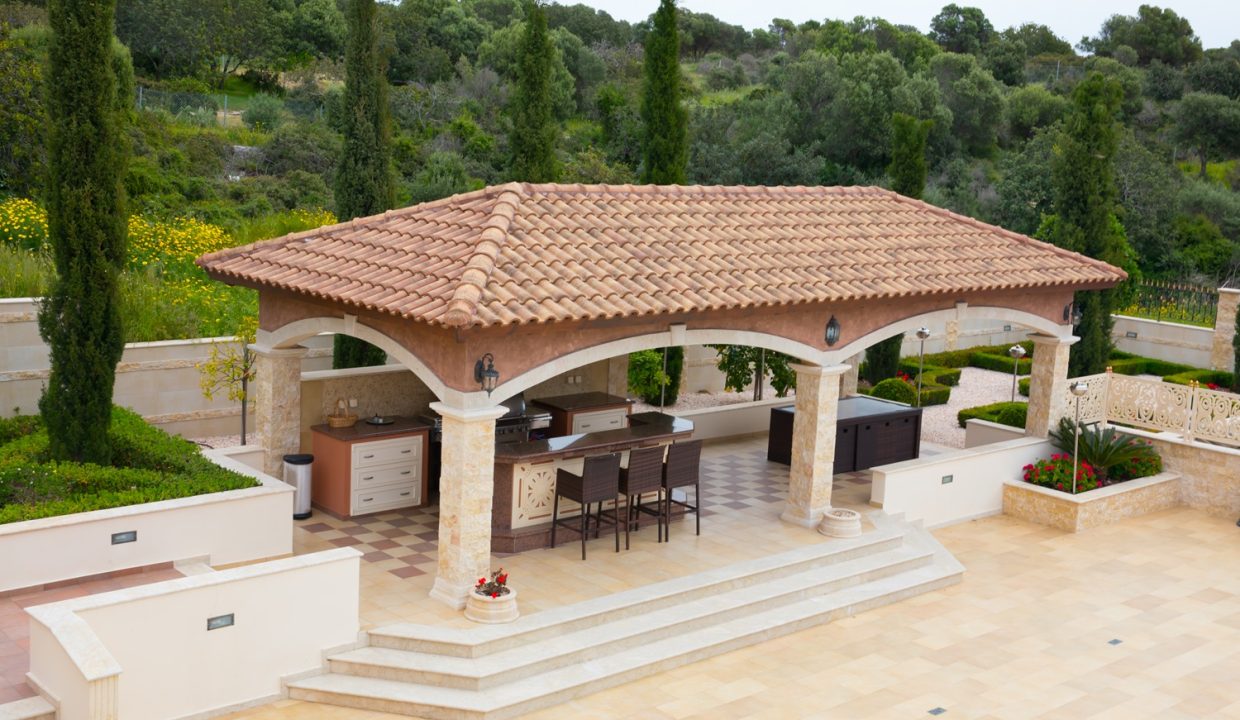 6 Bedroom Villa For Sale - Eastern Plateau, Aphrodite Hills, Paphos : ID 982 17 - ID 982 - Comark Estates