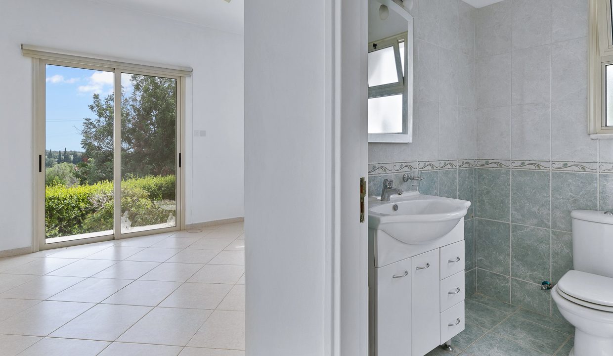 2 Bedroom Bungalow For Sale - Anogyra Village, Limassol: ID 1005 14 - ID 1005 - Comark Estates