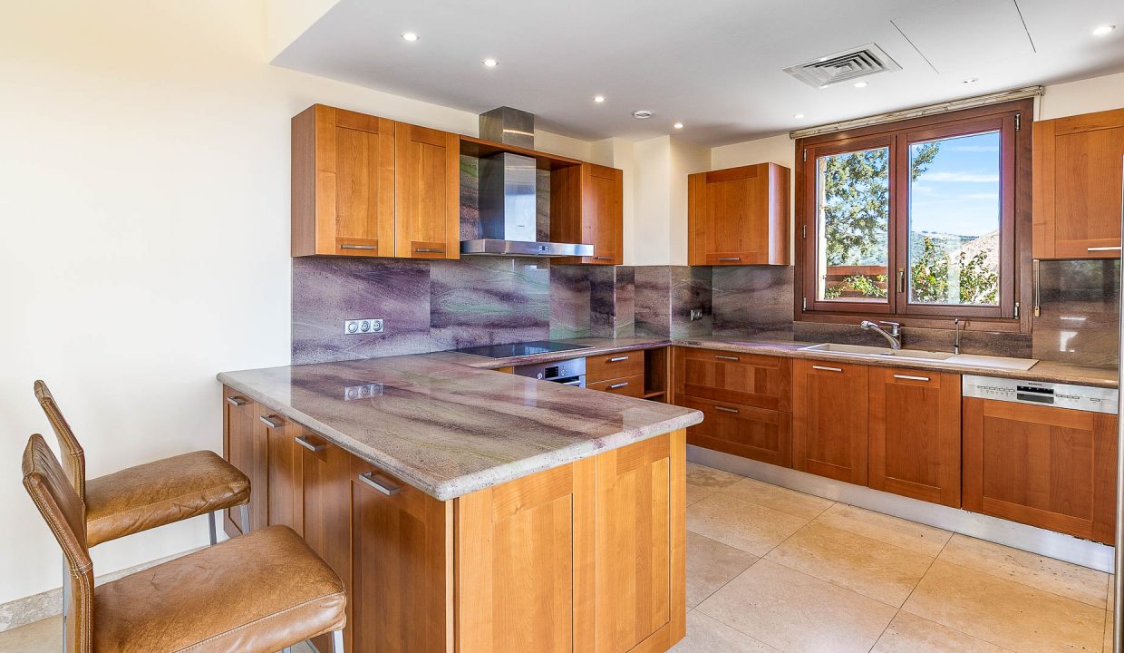5 Bedroom Villa For Sale – Western Plateau, Aphrodite Hills, Paphos: ID 997 14 - ID 997 - Comark Estates