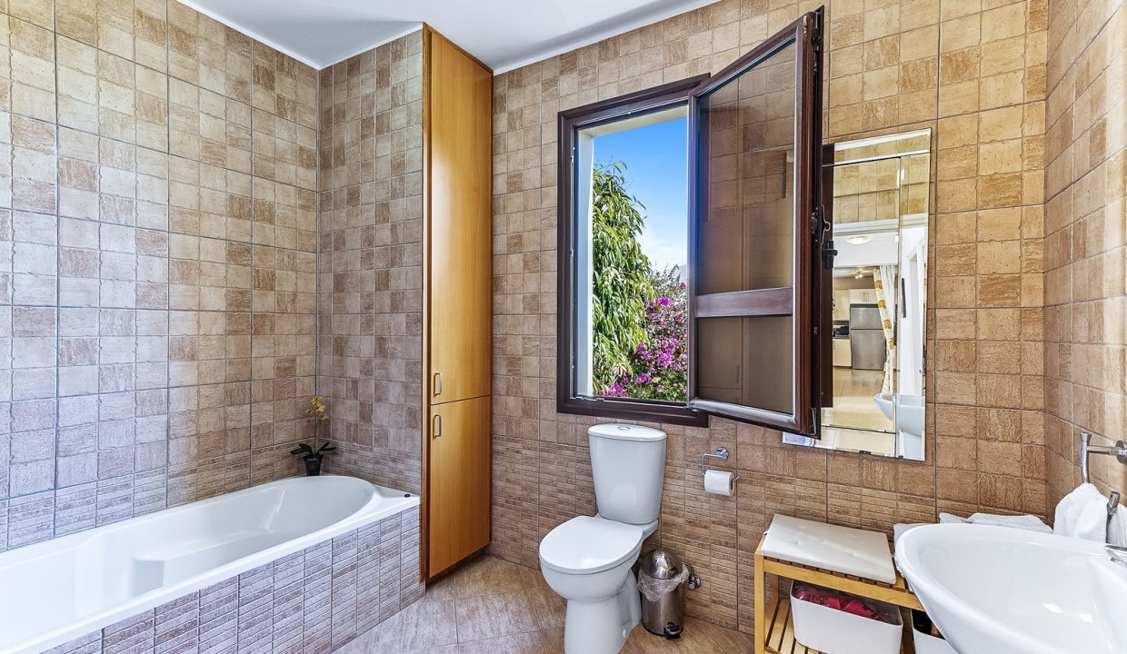 4 Bedroom Sea View Villa For Sale – Eastern Plateau, Aphrodite Hills, Paphos: ID 1030 25 - ID 1030 - Comark Estates