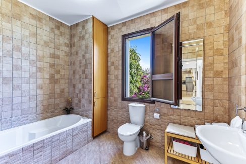 4 Bedroom Sea View Villa For Sale – Eastern Plateau, Aphrodite Hills, Paphos: ID 1030 25 - ID 1030 - Comark Estates