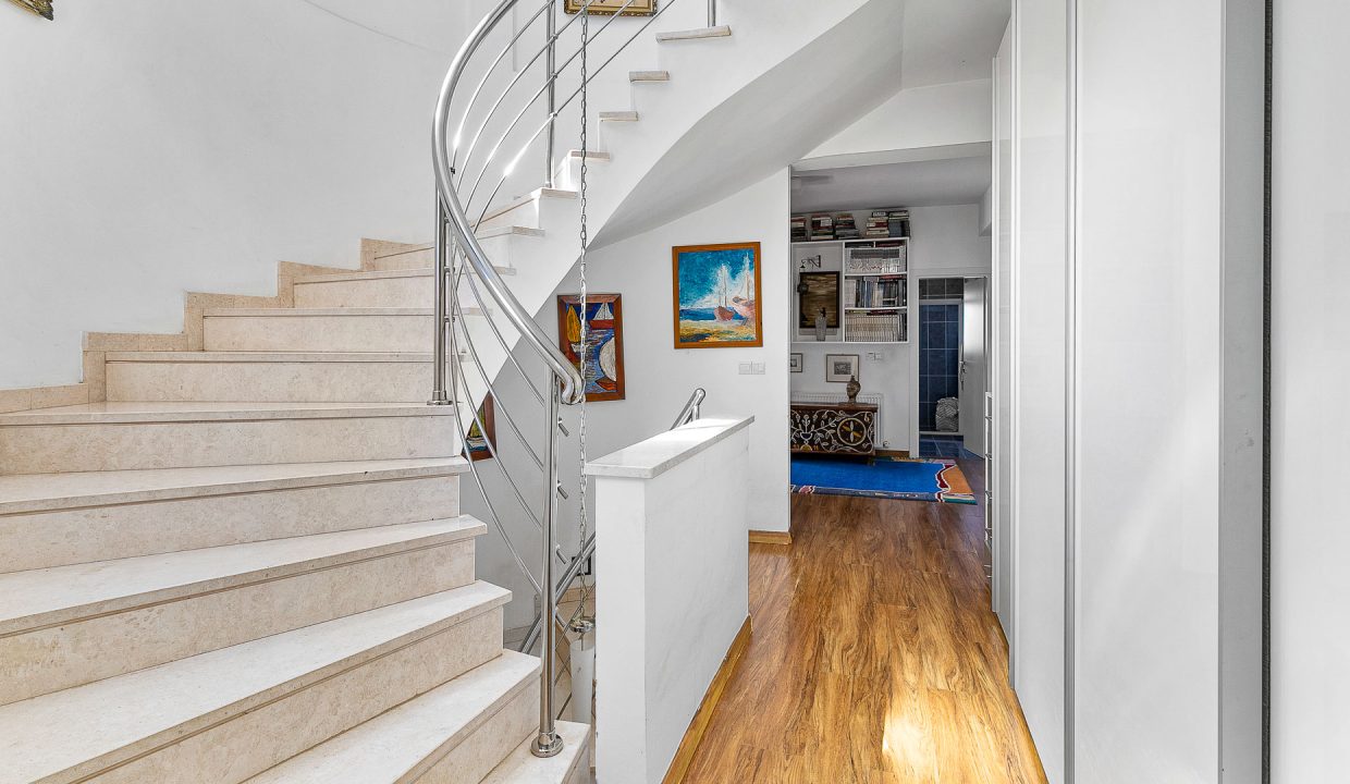 6 Bedroom Villa For Sale - Konia, Paphos: ID 1031 22 - ID 1031 - Comark Estates