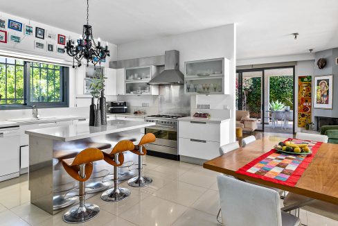 6 Bedroom Villa For Sale - Konia, Paphos: ID 1031 28 - ID 1031 - Comark Estates