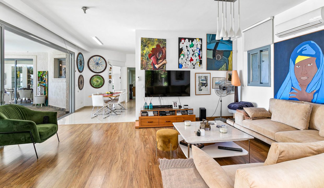 6 Bedroom Villa For Sale - Konia, Paphos: ID 1031 30 - ID 1031 - Comark Estates