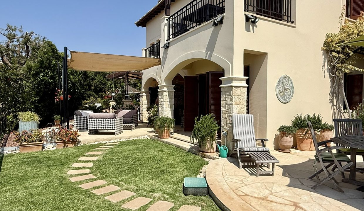 3 Bedroom Garden Apartment For Sale – Theseus Village, Aphrodite Hills, Paphos: ID 1058 11 – ID 1058 - Comark Estates