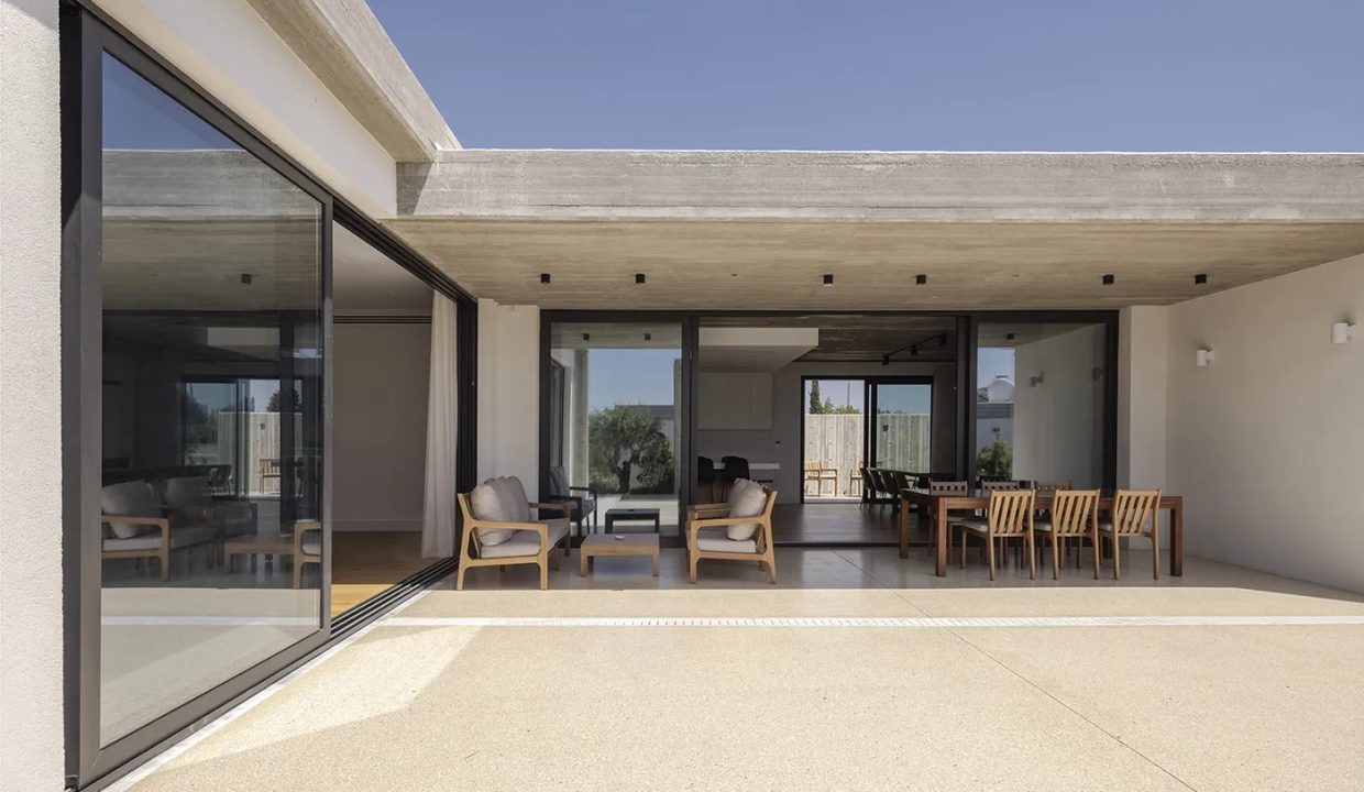 4 Bedroom Villa For Sale - Agia Marinouda, Geroskipou, Paphos: ID 1061 15 - ID 1061 - Comark Estates