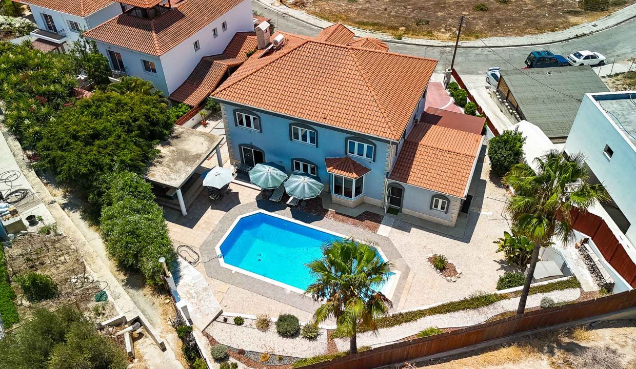 5 Bedroom Villa For Sale - Episkopi, Episkopi Village, Limassol: ID 1077 40 - ID 1077 - Comark Estates
