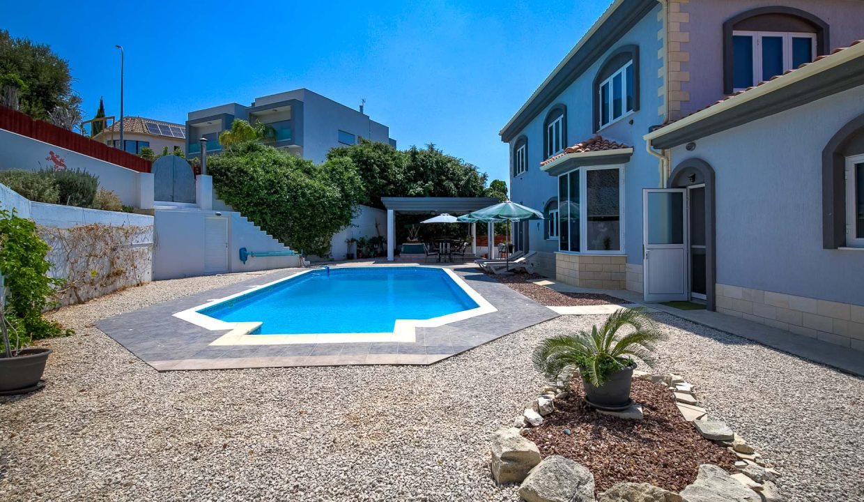 5 Bedroom Villa For Sale - Episkopi, Episkopi Village, Limassol: ID 1077 37 - ID 1077 - Comark Estates