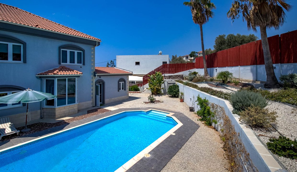5 Bedroom Villa For Sale - Episkopi, Episkopi Village, Limassol: ID 1077 38 - ID 1077 - Comark Estates