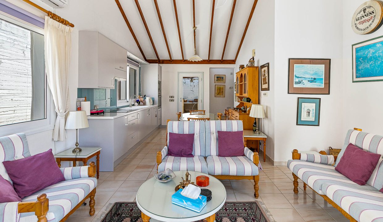2 Bedroom Bungalow For Sale - Pissouri, Pissouri Bay, Limassol: ID 1067 09 - ID 1067 - Comark Estates