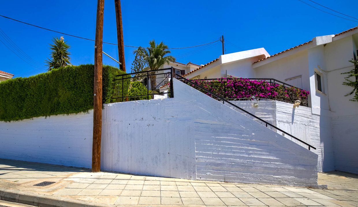 2 Bedroom Bungalow For Sale - Pissouri, Pissouri Bay, Limassol: ID 1067 17 - ID 1067 - Comark Estates