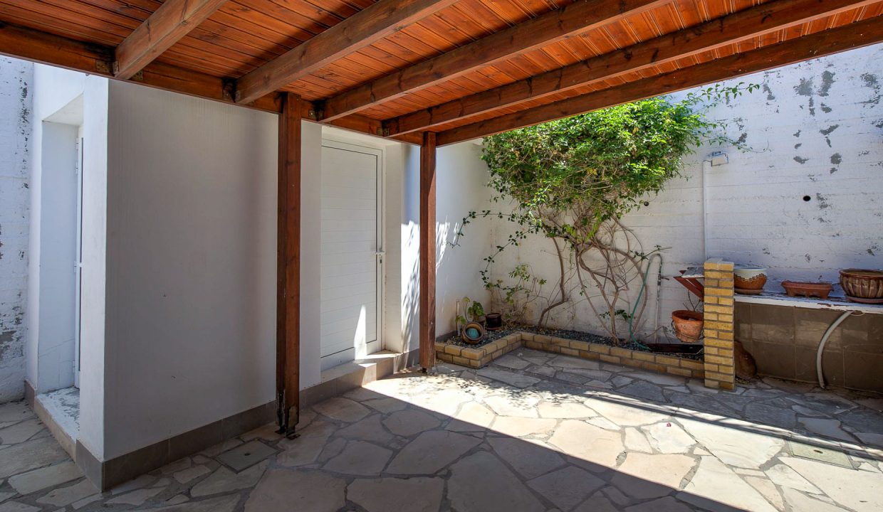 2 Bedroom Bungalow For Sale - Pissouri, Pissouri Bay, Limassol: ID 1067 05 - ID 1067 - Comark Estates