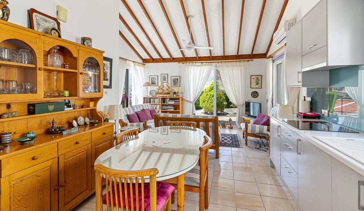 2 Bedroom Bungalow For Sale - Pissouri, Pissouri Bay, Limassol: ID 1067 06 - ID 1067 - Comark Estates