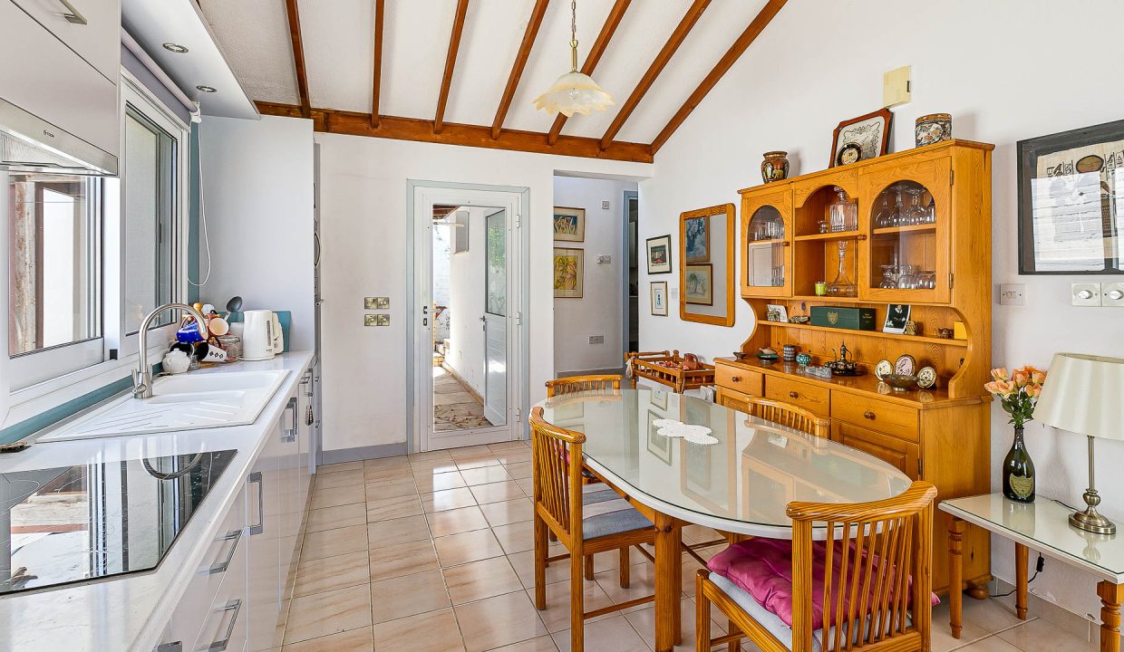 2 Bedroom Bungalow For Sale - Pissouri, Pissouri Bay, Limassol: ID 1067 07 - ID 1067 - Comark Estates