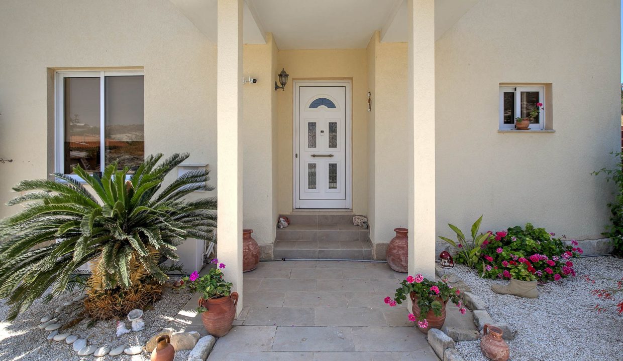 3 Bedroom Villa For Sale - Pissouri, Pissouri Village, Limassol: ID 1068 34 - ID 1068 - Comark Estates