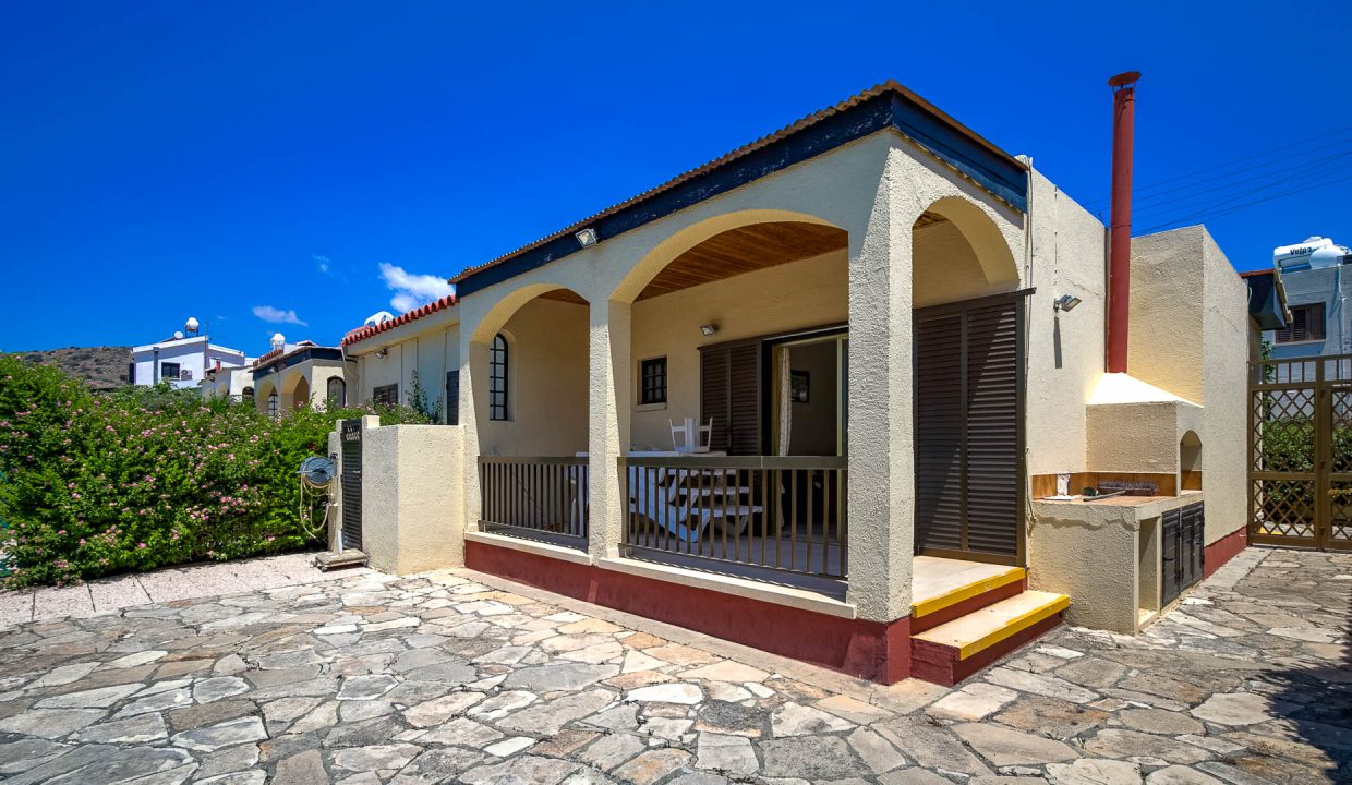 2 Bedroom Bungalow For Sale - Pissouri, Pissouri Bay, Limassol: ID 1087 13 - ID 1087 - Comark Estates