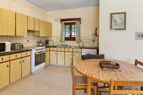 2 Bedroom Bungalow For Sale - Pissouri, Pissouri Bay, Limassol: ID 1087 04 - ID 1087 - Comark Estates