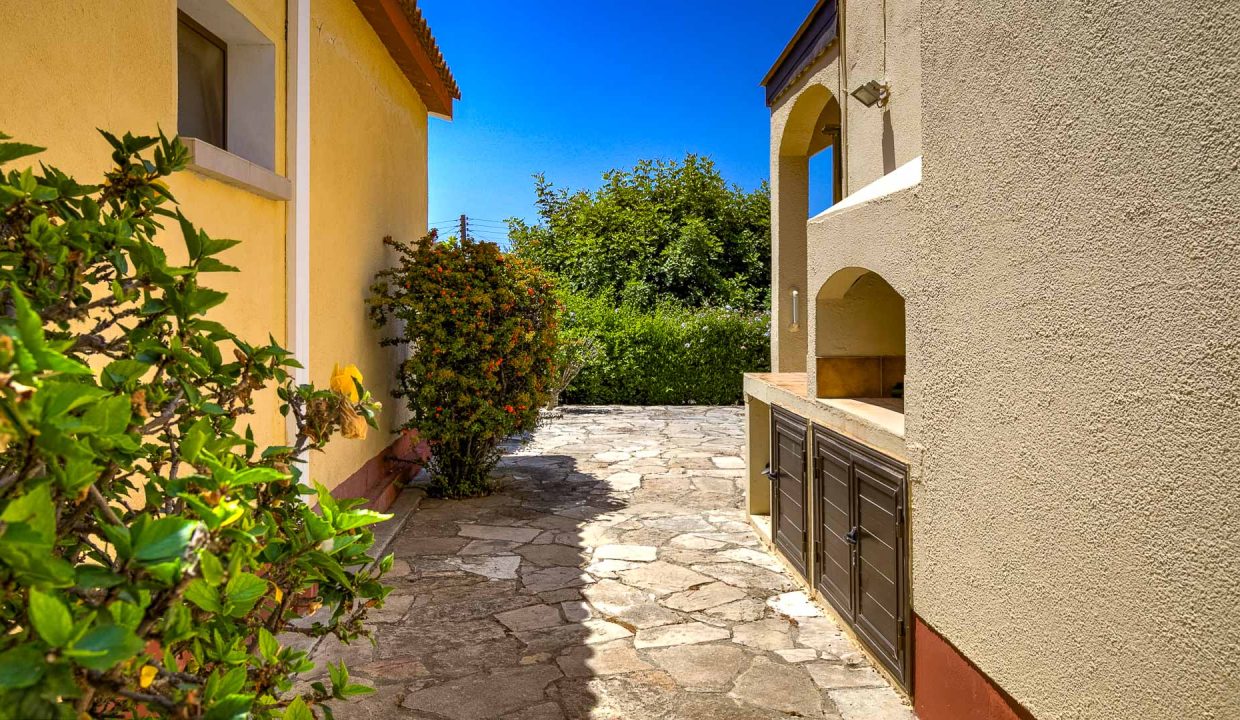2 Bedroom Bungalow For Sale - Pissouri, Pissouri Bay, Limassol: ID 1087 14 - ID 1087 - Comark Estates